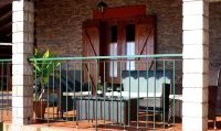 Traditional house. Fantastic sea view. Large outdoor spaces with barbecue.