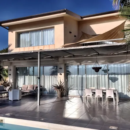 Villa Mozaic ...... wonderful setting with panoramic views, pool 16mX3