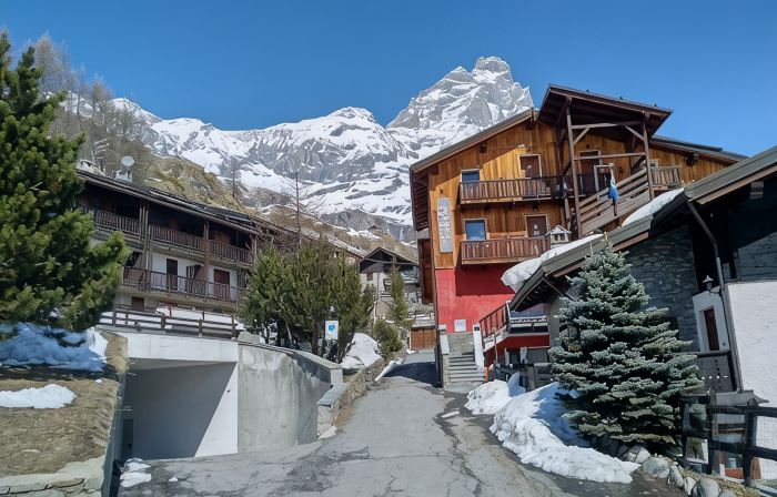 Ski Chalet Cervinia Martino Ski-in-Ski-Out 8p Apartment Sunny Spacious Wifi