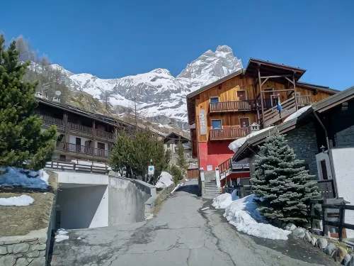 Ski Chalet Cervinia Martino Ski-in-Ski-Out 8p Apartment Sunny Spacious Wifi - 2つ星