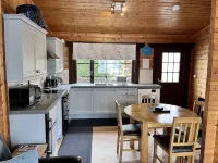 Willow Lodge, Holiday Log Cabin, Cedar Springs, Heacham. Close to the beach. - 4 stjerner