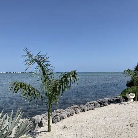 Magnificent Ocean views, privacy abounds on this well appointed mini estate.