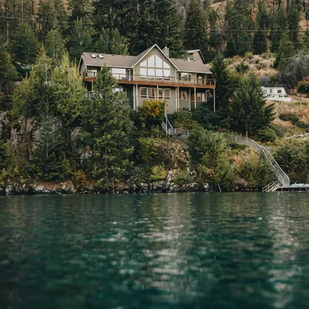 Lake Chelan Luxury Waterfront Home, 3800 sq ft, 4 Bdrm, Private Dock!