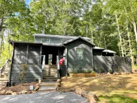 Larger Home in Tiny Home Lake & Community-Retreat at Water's Edge - Wifi