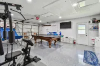 Stunning 3 BR Oasis with Waterfall Grotto by white sands of Clearwater Beach - ジム