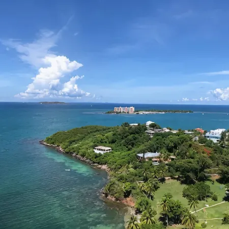 Couples Retreat Studio Ocean Front,300MB WiFi.  SuperHost!!