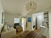 Charming Cozy Apt - Walk to Beach - Pool - Key Biscayne Hotels in Key Biscayne