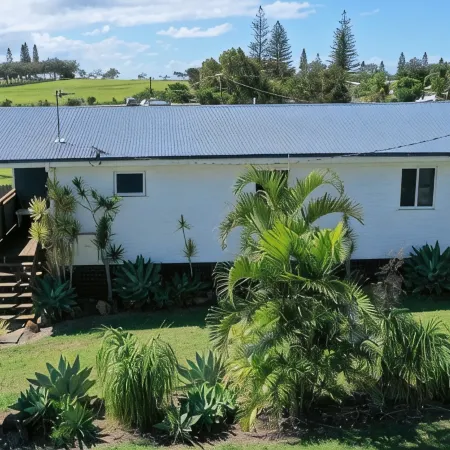 Indoor/outdoor pet-friendly beach house next to world-class beach and river.