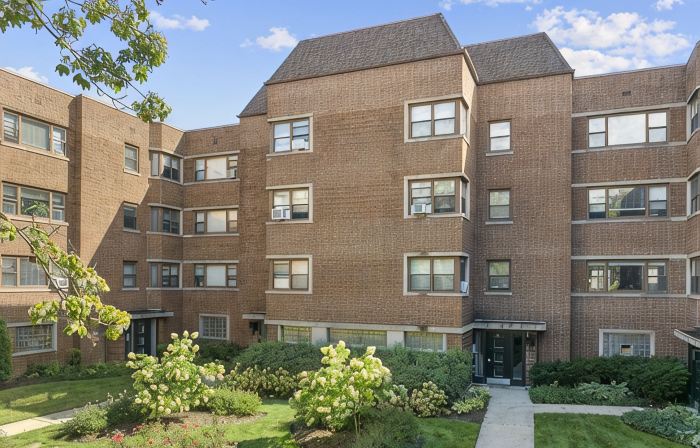 Spacious and Newly Renovated 1Br Next to the Beach
