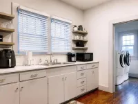 Historic Downtown Cottage in Russellville - 3-Star