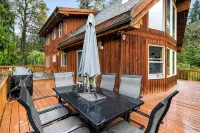 Private Mt Baker View, Hot tub, WIFI sleeps 12