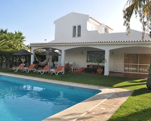 Luxury Villa with private salt water pool, near beach, golf courses. Free Wi-Fi Hotels in Conceicao de Tavira