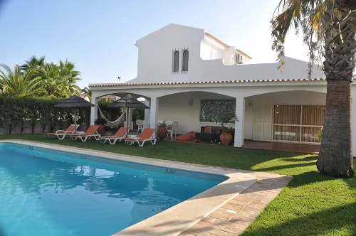 Luxury Villa with private salt water pool, near beach, golf courses. Free Wi-Fi - 4-نجوم