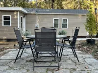 Cozy Cottage / Writers Retreat  . Nestled in the woods . Private - 4-Star