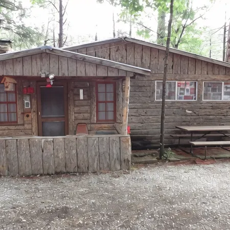 #18 Ponderosa Cabins 104 N Laurel cabin 18