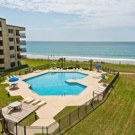 Summer Winds, First Floor Poolside, Oceanfront 3br. 2.5ba. Sleeps 9 Linens incl.