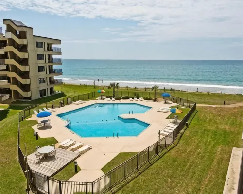 Summer Winds, First Floor Poolside, Oceanfront 3br. 2.5ba. Sleeps 9 Linens incl. Hotels in Indian Beach