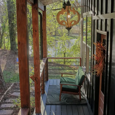 Hidden Springs Cottage, Rome, GA, King Loft Bedroom, Private Lake Access