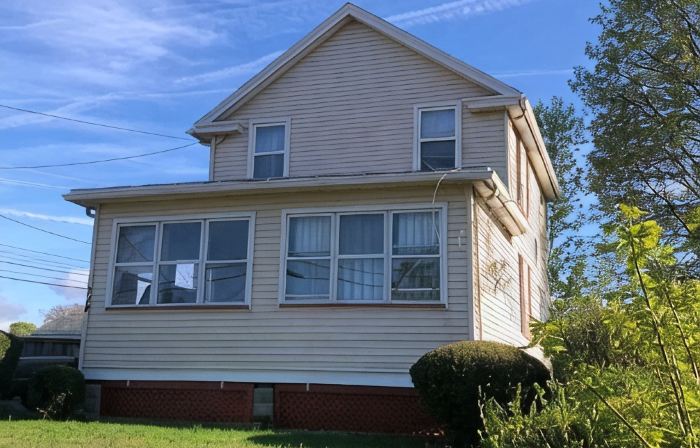 Newly remodeled home. Walking distance to Seabreeze and to many things around