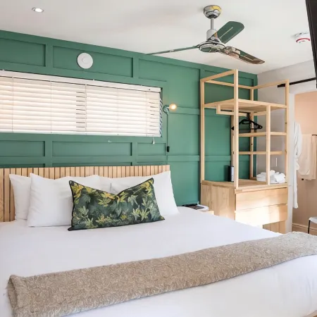 Antrim House by Totalstay Отели рядом с достопримечательностью «Три-Эркор-Бэй»