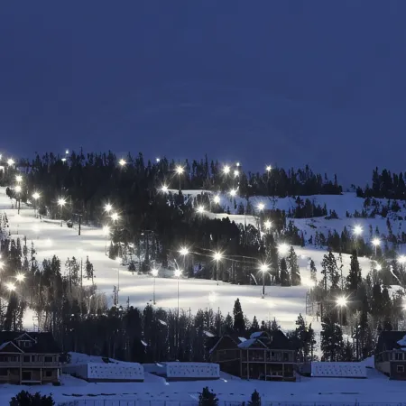 Ski in Ski Out Newley Updated 2 Bed 2 Bath & Pull Out! Walk to Lift!  Reviews!