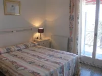 Nice Apartment in Front of the Beach for 8 People in the Center of Roses - 2-نجوم