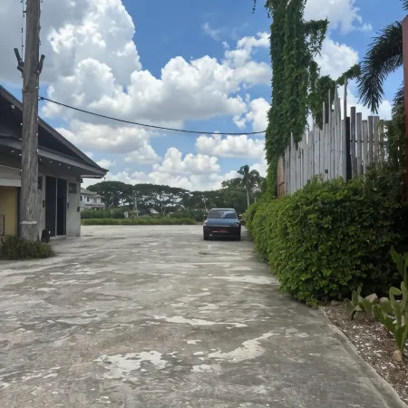 PAPA Q SUITE RESORTS
