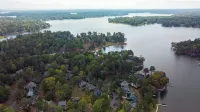 Gorgeous Lakefront Cottage at Reynolds Lake Oconee in highly desired Marina Cove - 4-Star