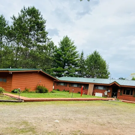 Echo Lake Retreat Relax & Play in the great northwoods! Pier, Utv, Snowmobile.