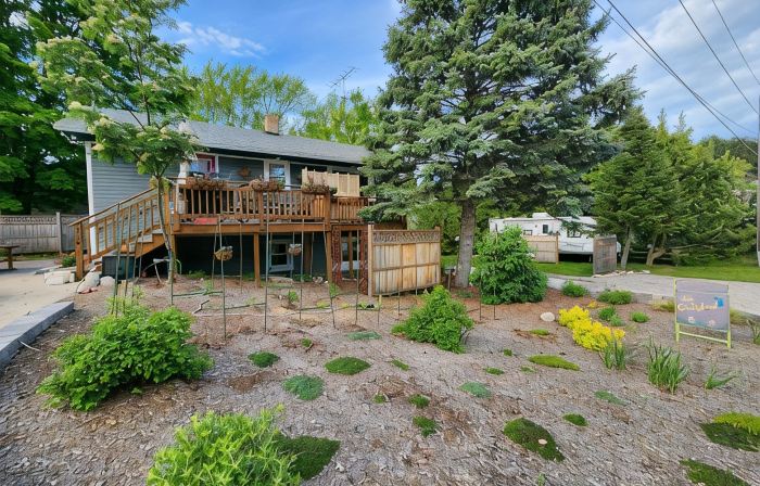 Newly remodeled bright garden apartment right in the Village of Northport, MI!