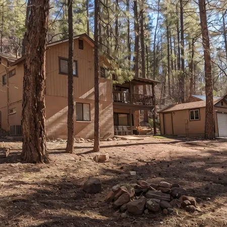 Paradise Cabin in the Pines<br>Comfortable Patios and porch swing <br>Watch kids play