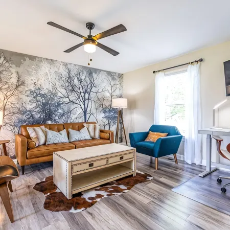 NEW! Fully stocked luxury home 5 min to I-65/I-72. Отели в г. Лаймстоун