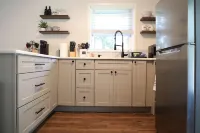 COZY LAKE & SKI HOME FOR FAMILY OF 5 - BRING YOUR DOG!