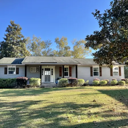 Life is better at the Lake Lakefront home that sleeps 13!