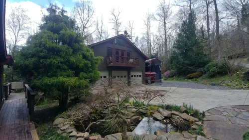 Cozy Comfort on Norris Lake - Tritoon/JetSki rental available - dock for free! - Homestays