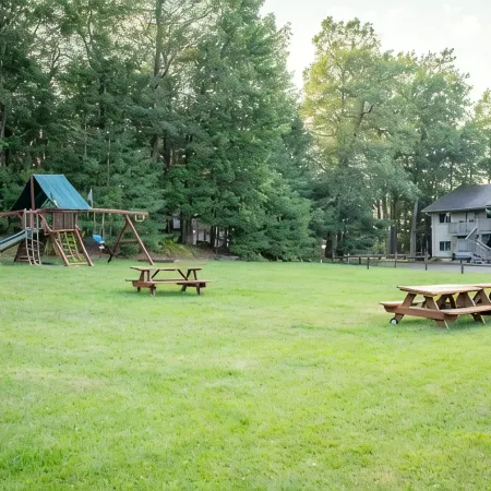 Lazy Bear Lodge on snow/UTV trails and lake