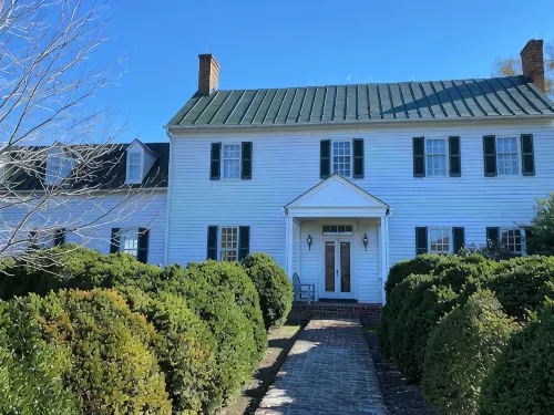 Beautifully renovated 1780 historic estate and horse farm