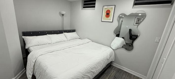 Cozy Two-Level Apartment with Separate Entrance in Brampton Hotels in Brampton