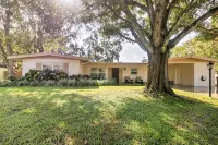 3 BR /3 BA with Private Pool & Patio Near Beaches - Homestays