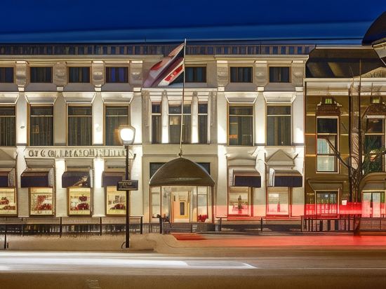 Post-Plaza Hotel & Grand Café