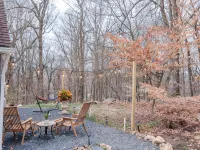 Cowry Acres - 11 Acre Enchanted Retreat, Hot Tub Hotels in Buckingham Township