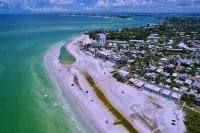 Siesta Key Oasis-Spectacular with heated pool/spa and steps to beach and Village - 4-Star