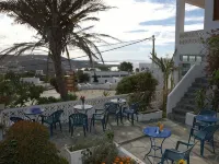 Dina's Rooms Hotel berhampiran Pantai Ornos