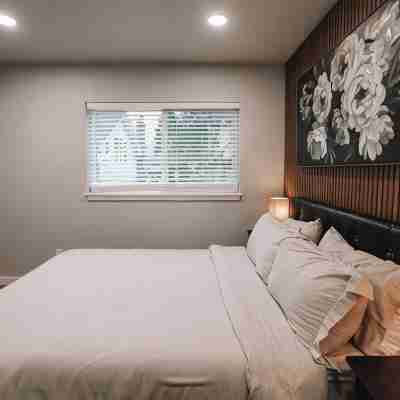 Rooftop Lake Union & Skyline Views -- New Eco Home in Wallingford Rooms