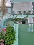 Tropical Blossom Apt. with washer, T.V, a/c,wi-fi Ξενοδοχεία στην πόλη 