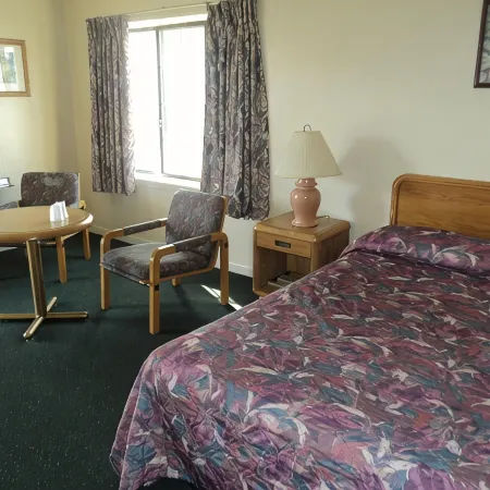 Oasis Motel by the Falls
