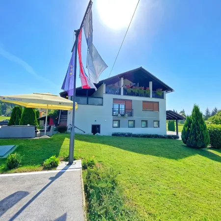 16 Lakes Guesthouse
