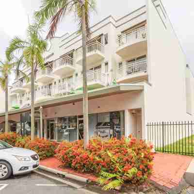 Inner City One Bedroom Apartment with Pool View 22 Hotel Exterior