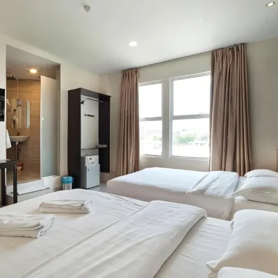 One Avenue Hotel Hotels near TTDI Train Station