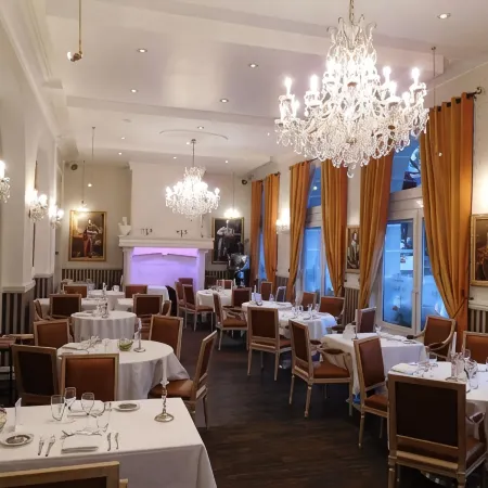 Brit Hotel Privilège le Royal - Centre Gare
